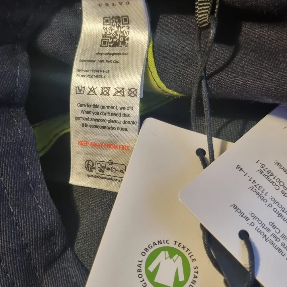 Black Cap - Picture 5 of 5